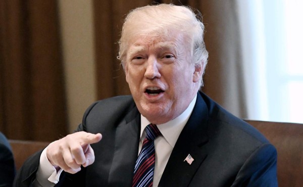 Trump dice que las Fuerzas Armadas de EEUU vigilarán la frontera con México