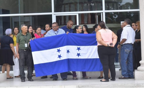 Empleados del Poder Judicial de La Ceiba exigen aumento salarial