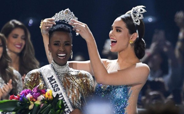 Miss Universo se enfrenta a Disney