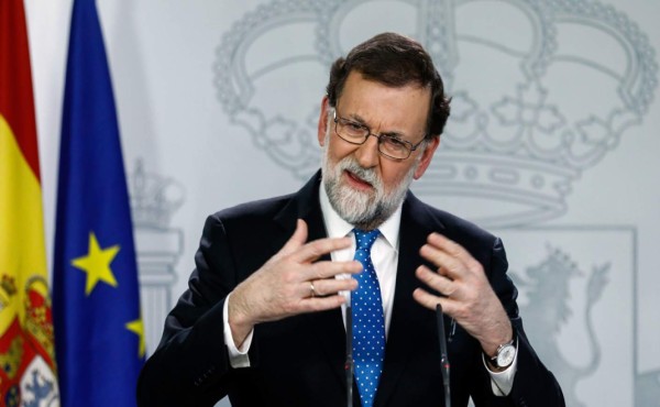Rajoy rechaza reunirse con el cesado presidente catalán Puigdemont