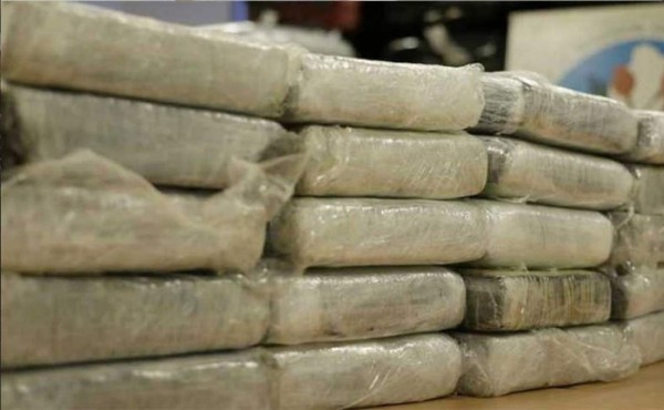 Caen tres colombianos y un hondureño con supuesta cocaína en Panamá