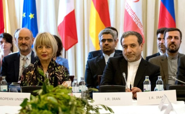 Irán advierte a los europeos, pero el diálogo sobre pacto nuclear continúa