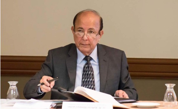 Ombudsman hondureño pide solución permanente para 'dreamers'  