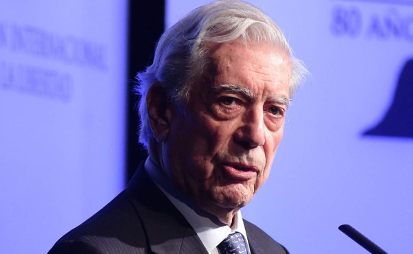 Vargas Llosa califica de 'cambalache” el indulto a Fujimori