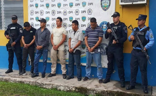 Reprograman juicio para expolicías acusados de tres delitos