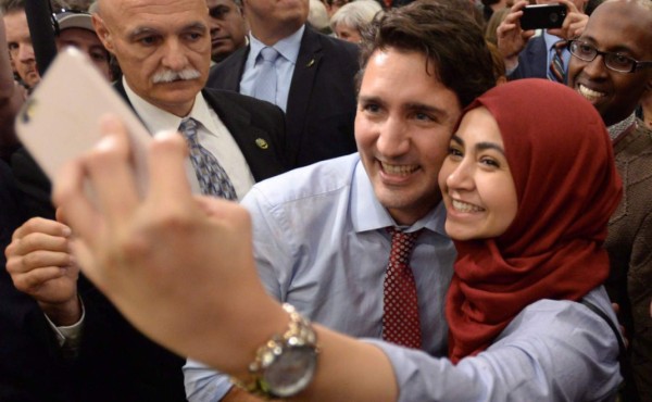 Justin Trudeau a refugiados: 'Canadá les da la bienvenida'