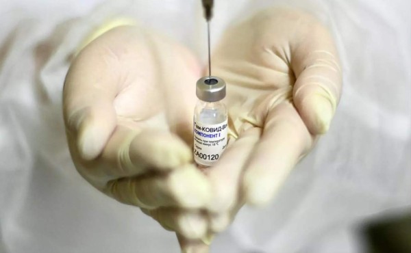 OMS advierte que la pandemia no acabará con el lanzamiento de la vacuna