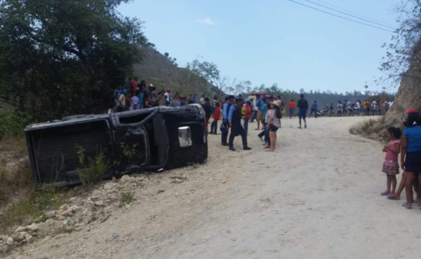 Un muerto y 17 personas heridas deja volcamiento en Lempira