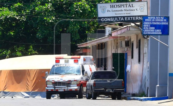 Muere paciente con síntomas de la COVID-19 frente al Leonardo Martínez