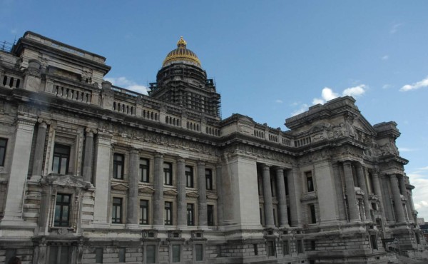 Bélgica ordena a Facebook dejar de recabar datos personales en 48 horas