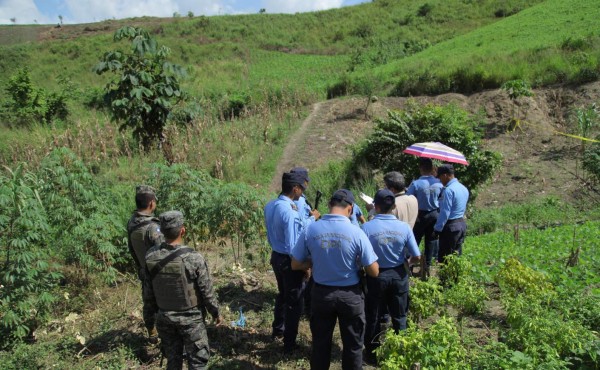 Con arma blanca matan a dos jóvenes en Choloma