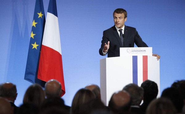 Macron califica el régimen de Maduro de 'dictadura'