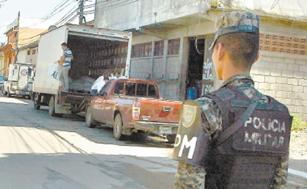 Aseguran edificio de iglesia a Javier Cerrato