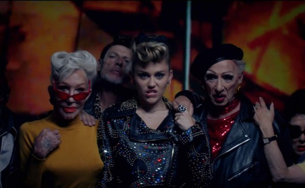 Miley Cyrus dará show con el 'drag queen' más viejo del mundo