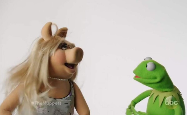 Video: Peggy se pone furiosa al reencontrarse con la rana René