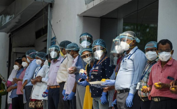 Hacer con prudencia los desconfinamientos, pide la OMS