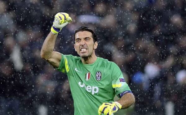 El homenaje de la Juve a Buffon: 16 horas de sus paradas