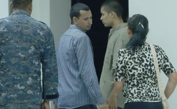 Por asesinato condenan a dos sujetos que andaban vestidos de militares