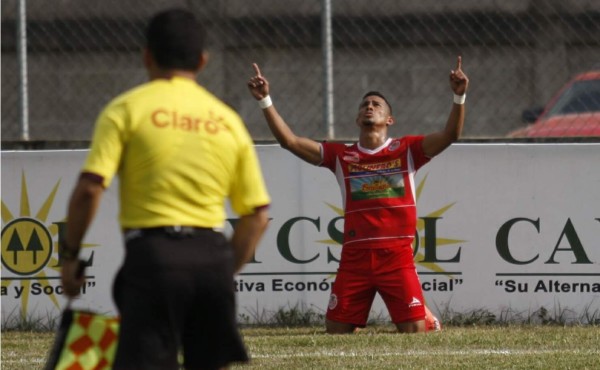 Marco Tulio Vega sigue comandando la tabla de goleadores