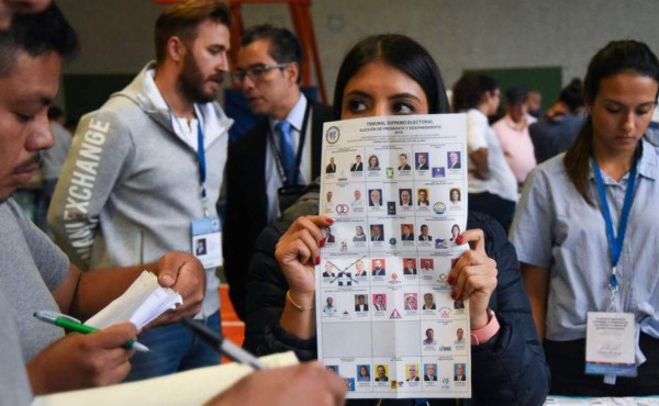 Tribunal Electoral de Guatemala niega fraude y pide evitar la violencia