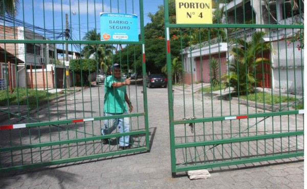 En auge compra de casas con circuito cerrado y guardias de seguridad