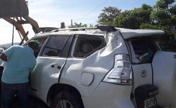 Se accidenta diputado de Libre en carretera de Tela