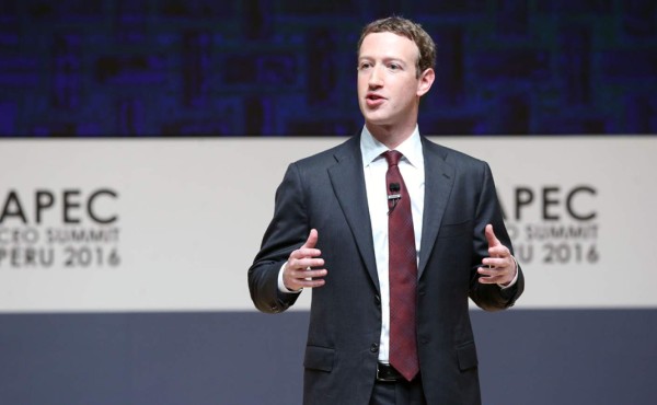 Zuckerberg nuevamente con la espalda contra la pared