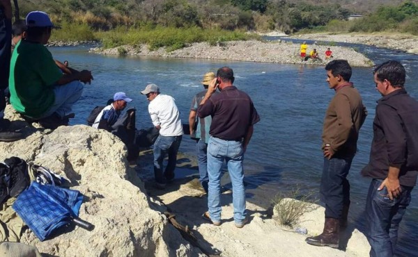 Hallan ahogados a abuelo y nieto en occidente de Honduras