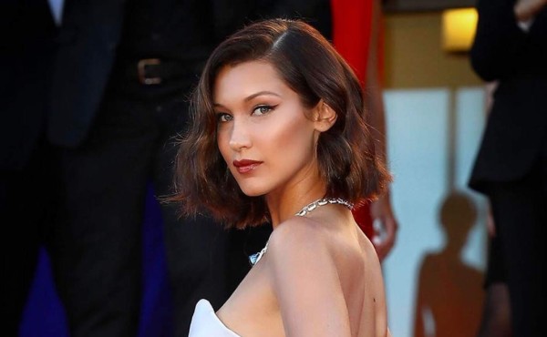 Bella Hadid no deja nada a la imaginación  