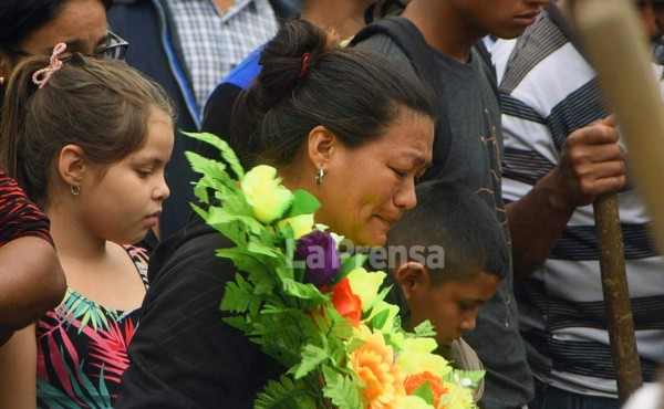 Familia fallecida en accidente ya descansa en su pueblo