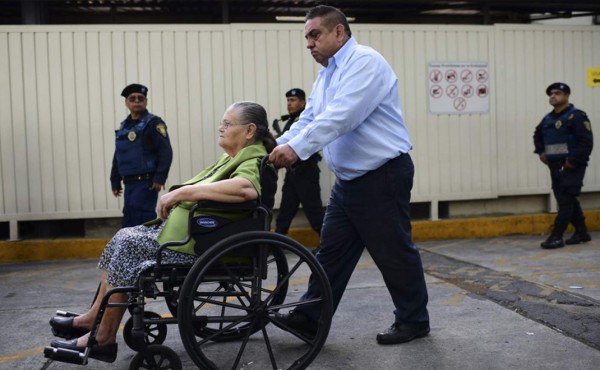 Madre de Chapo Guzmán dice que obtuvo visa humanitaria para visitar a su hijo en EEUU