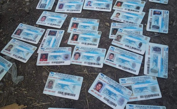 Encuentran 59 tarjetas de identidad en basurero de Comayagua