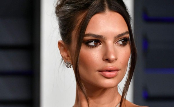 Emily Ratajkowski es demanda por subir foto suya a Instagram