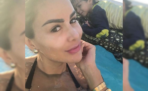 Ninel Conde disfrutó en Islas de la Bahía