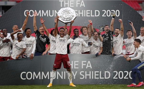 Arsenal se lleva la Community Shield al derrotar en penales al Liverpool