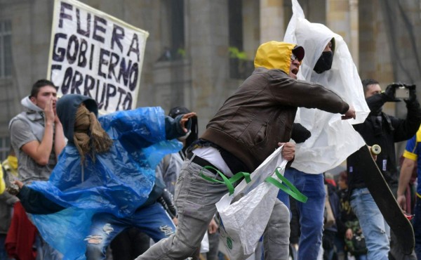 Multitudinarias protestas contra Iván Duque sacuden a Colombia