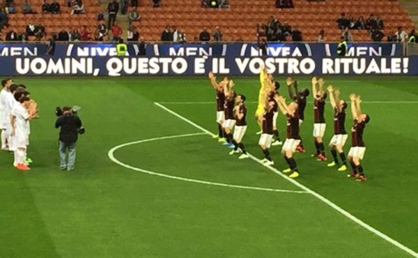 La sorprendente 'haka' del Milán ante el Carpi