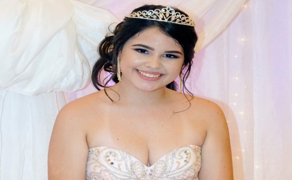 Fiesta rosa en honor a Laura Isabel