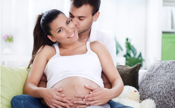 7 formas de compartir el embarazo con tu pareja