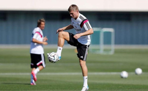 Benzema el único ausente ante la Roma, Kroos regresa
