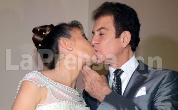 Salvador Nasralla: 'Me siento feliz de haberla conocido y casarme'