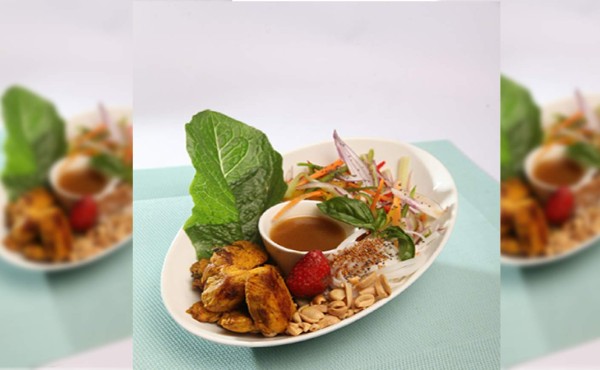 Bowl de tallarines y pollo thai