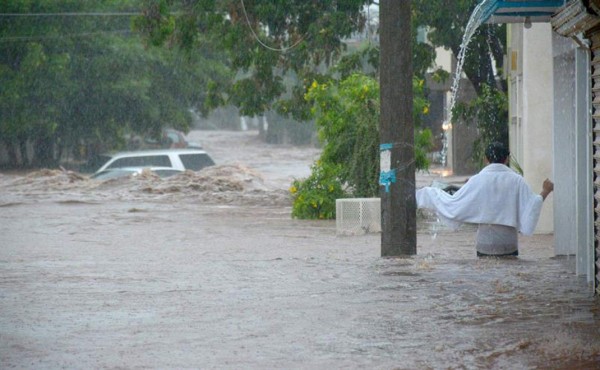 México: Lluvias torrenciales dejan muertos y desaparecidos