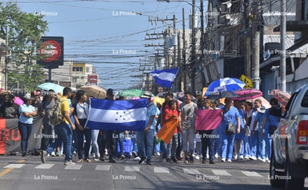 Continúan las protestas este martes en Honduras