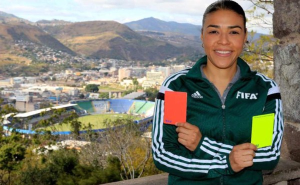La árbitro hondureña que representará en los Juegos Olímpicos