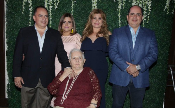 Los 88 años de Estela Joch Andonie