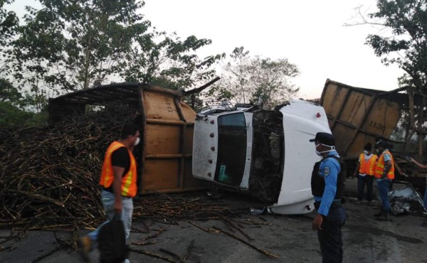 Dos 'cañeros' se estrellan en carretera hacia Santa Rita