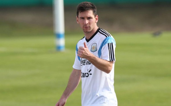 Messi ya toca balón días después de la lesión ante Honduras