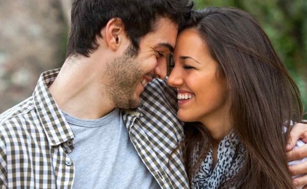 El sentido del humor es el verdadero secreto para atraer a los hombres