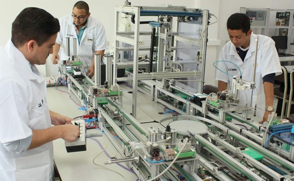 Destacada hondureña viene a congreso de UTH